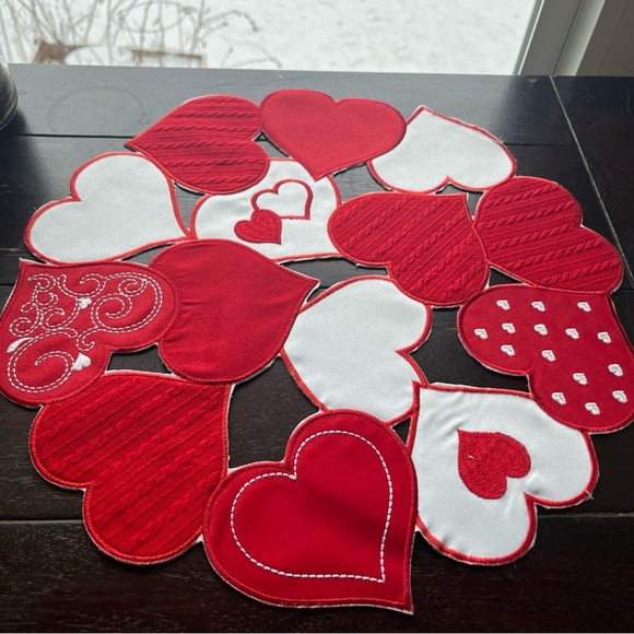 Seasonal Placemat Set Of 6 ~Hearts, Shamrocks, Flowers, Leaves, Poinsettias - Picture 3 of 15